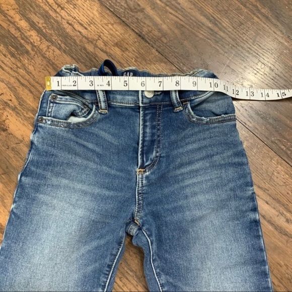 GAP Blue Jeans Classic Straight-Leg Style - Picture 7 of 8